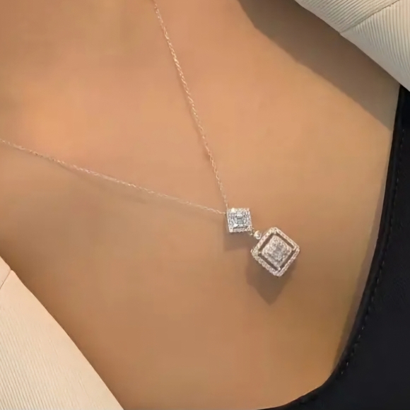 Elegant Silver Square Pendant Necklace - Picture 3 of 4